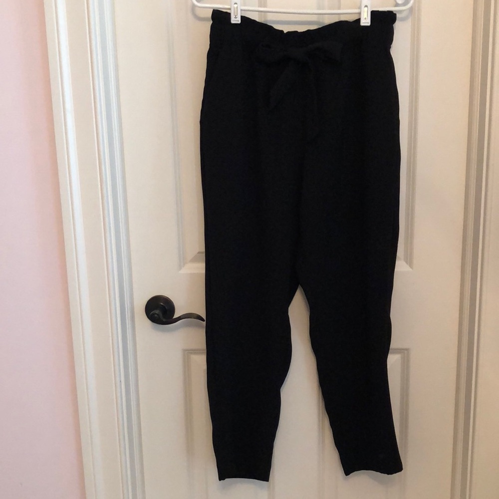 Black loose slacks